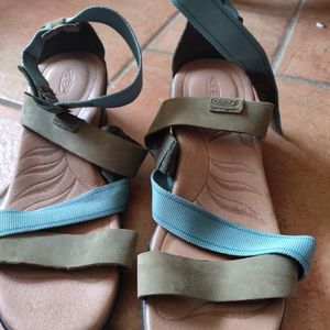 Keen wedge sandals Size 9